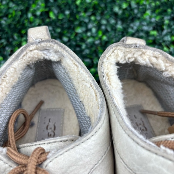 UGG Cream and Brown Lace-Up Duck Boots size 10.5 - Picture 9 of 10